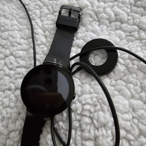 Movado Connect Black Silicone Strap Smart Watch - Picture 12 of 16